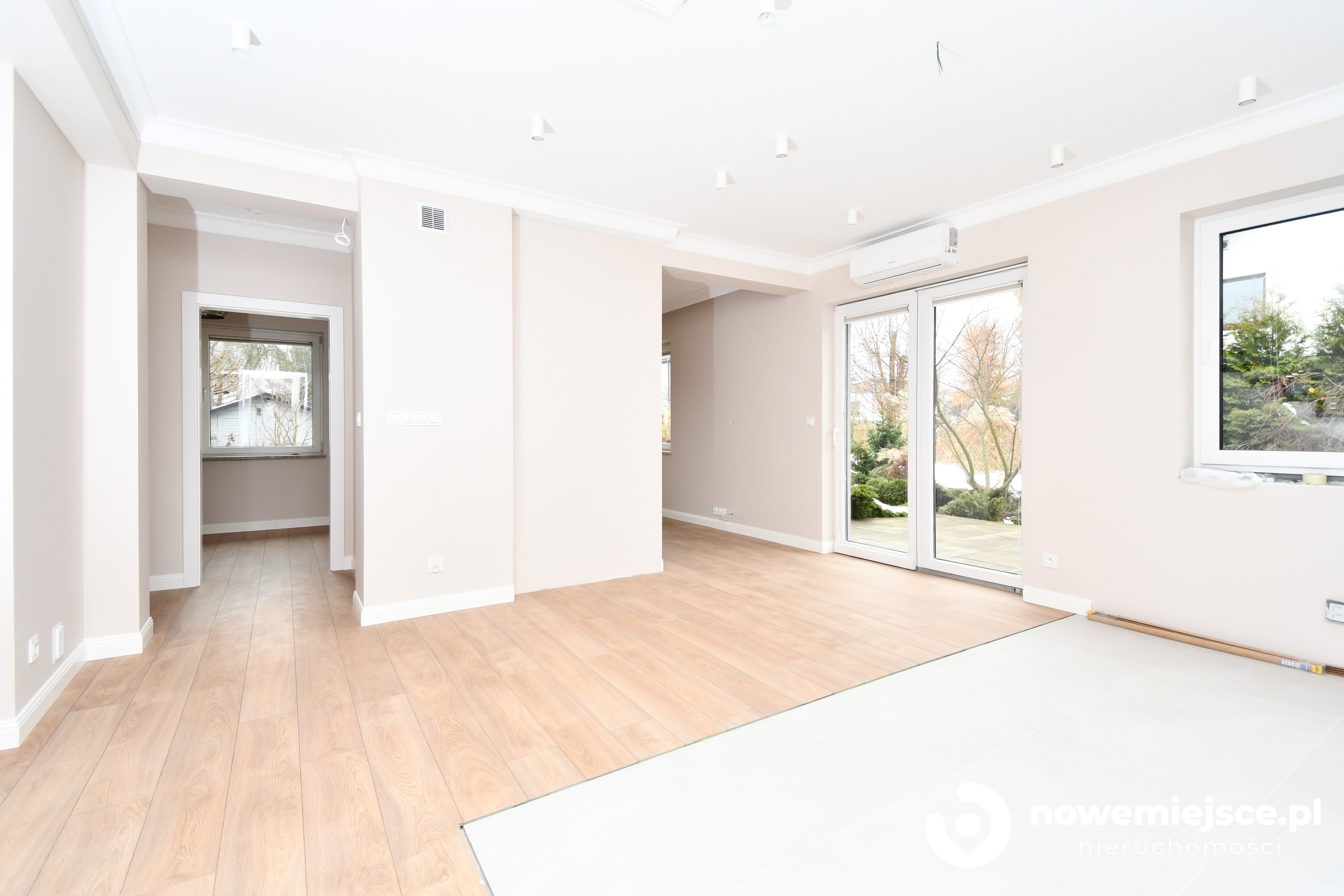 Salon z aneksem kuchennym